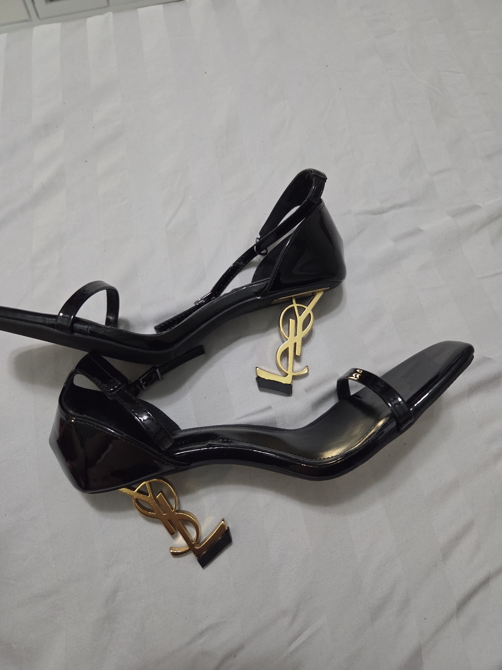 No Brand. Designer Inspired. Leather Heeled Sandals with Gold Logo Heel